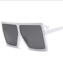 Load image into Gallery viewer, Everyday  Oversized Sunglasses
